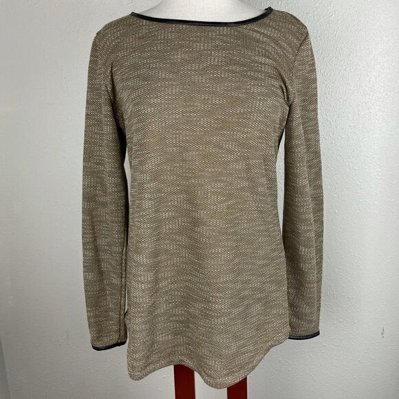 NWT Passports Long Sleeve Top Size L - Picture 1 of 9